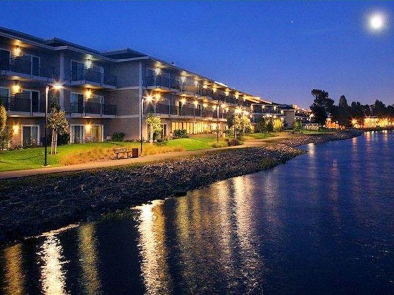 Executive Inn & Suites Оакланд Экстерьер фото